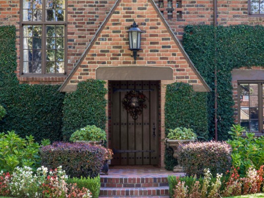 5 Tips to Secure Your Front Door